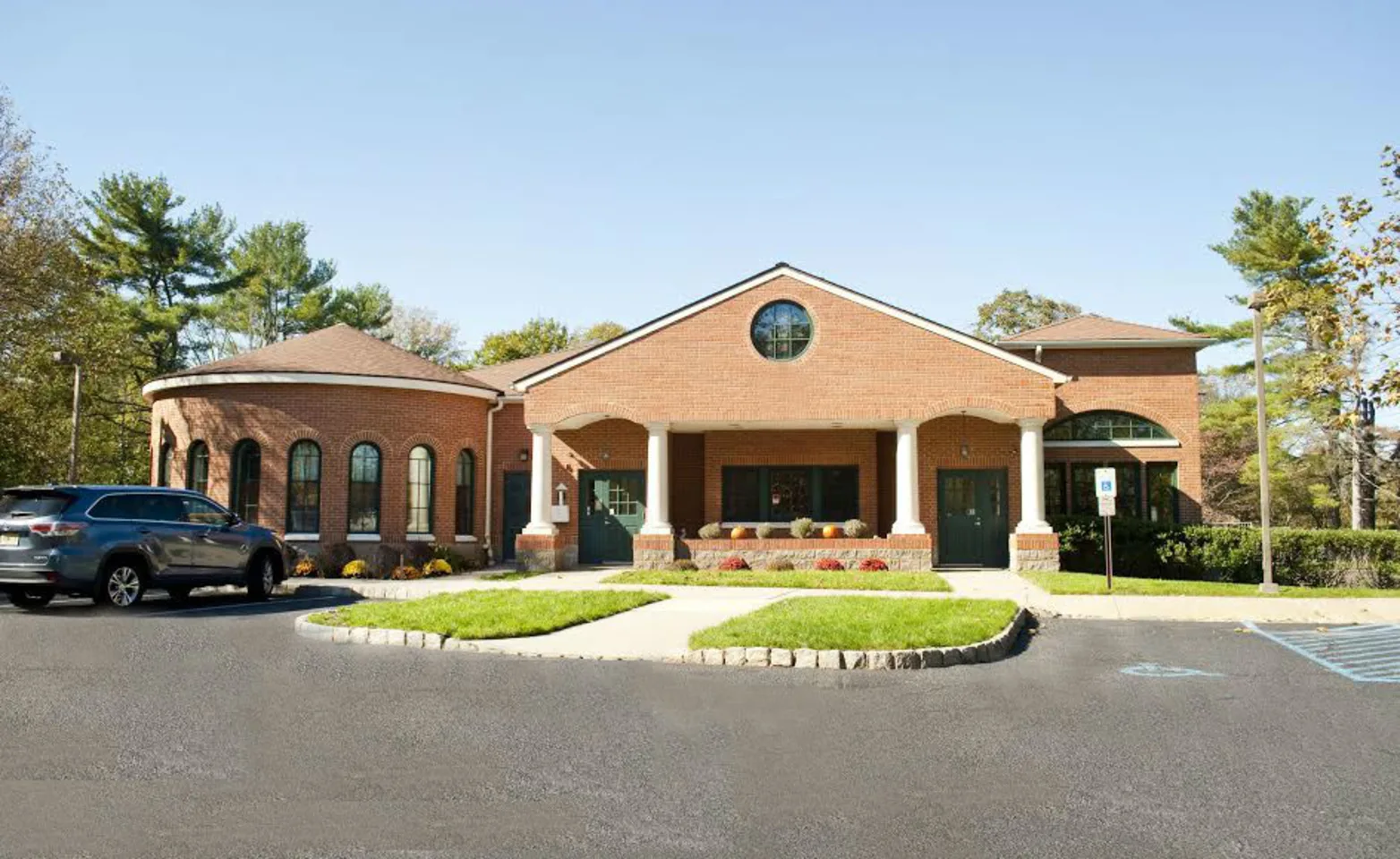 Princeton Animal Hospital & Carnegie Cat Clinic front view