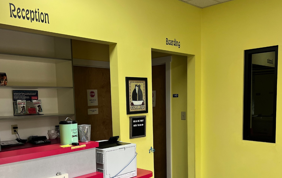 Boarding lobby of the Roxboro Animal Hospital