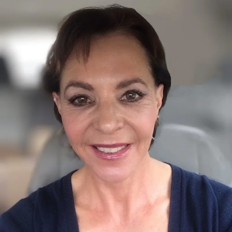 Bonnelyn Thwaits, DVM Bonnelyn Thwaits, DVM