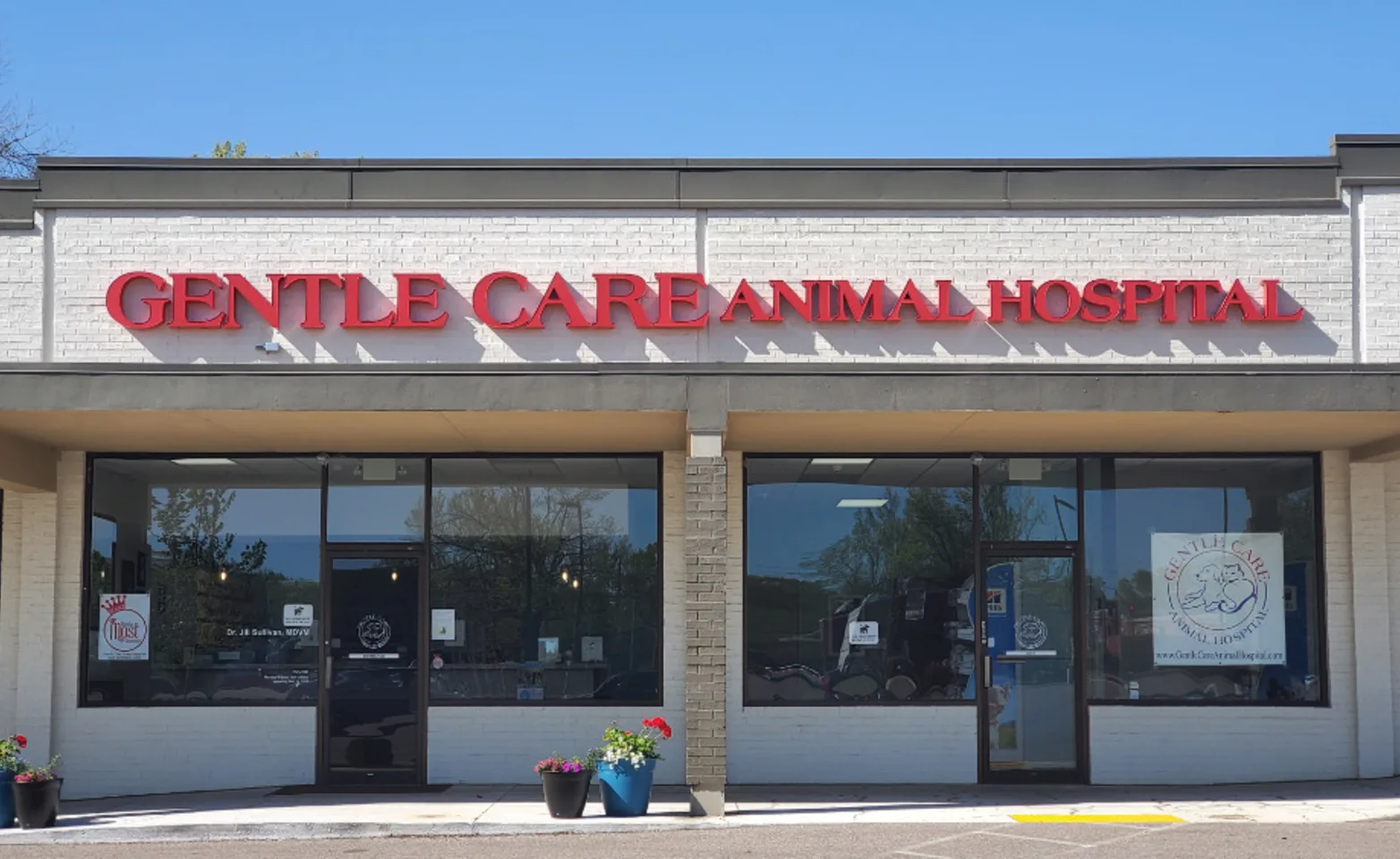 Exterior of Gentle Care Animal Hospital in Bartlett, TN