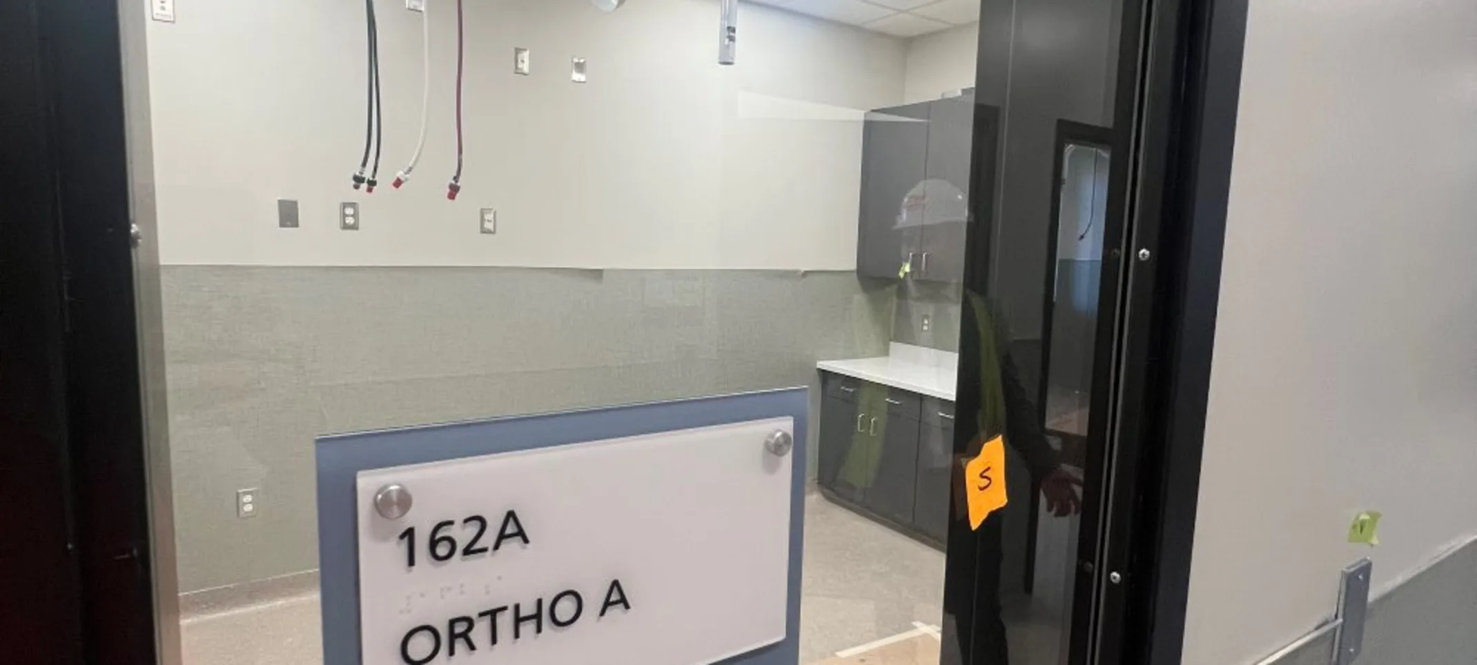 Door of Orthopedic Entrance  Door of Orthopedic Entrance