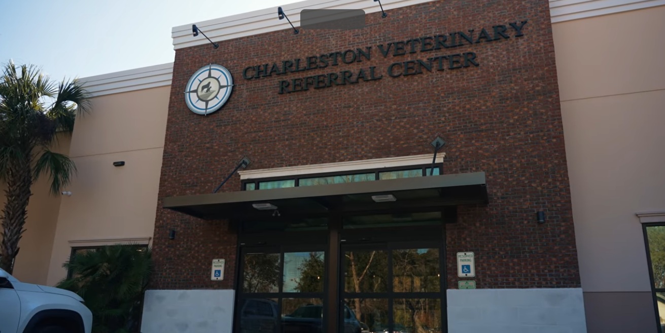 Charleston Veterinary Referral Center building's exterior.