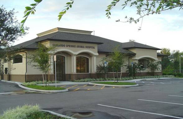 Exterior building of Sanlando Springs Animal Hospital/