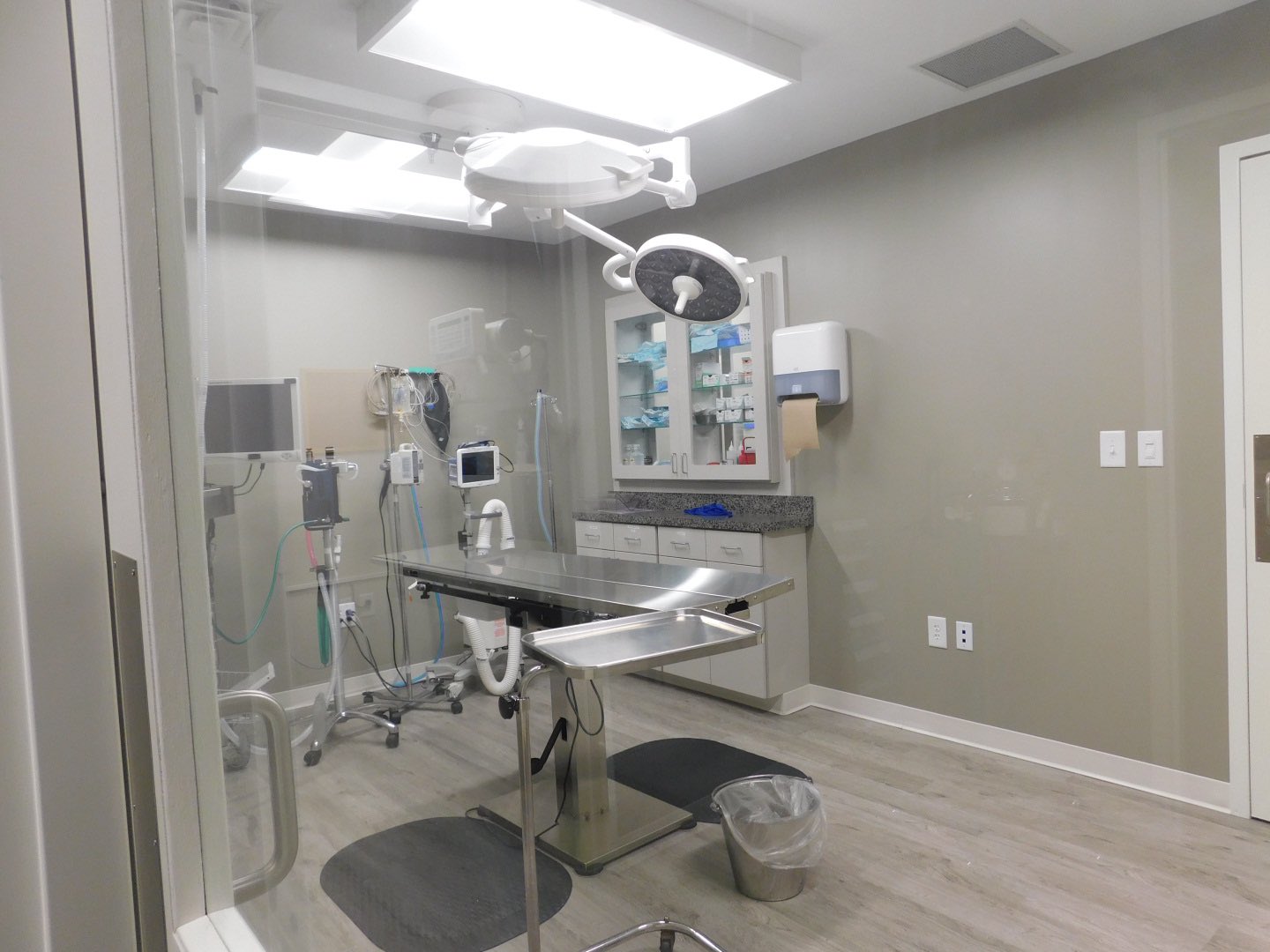 Quail Corners Animal Hospital Surgery Room