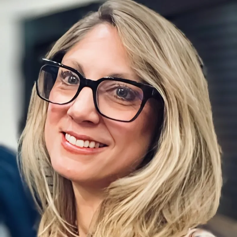 Dr. Danielle Schoen Dr. Danielle Schoen