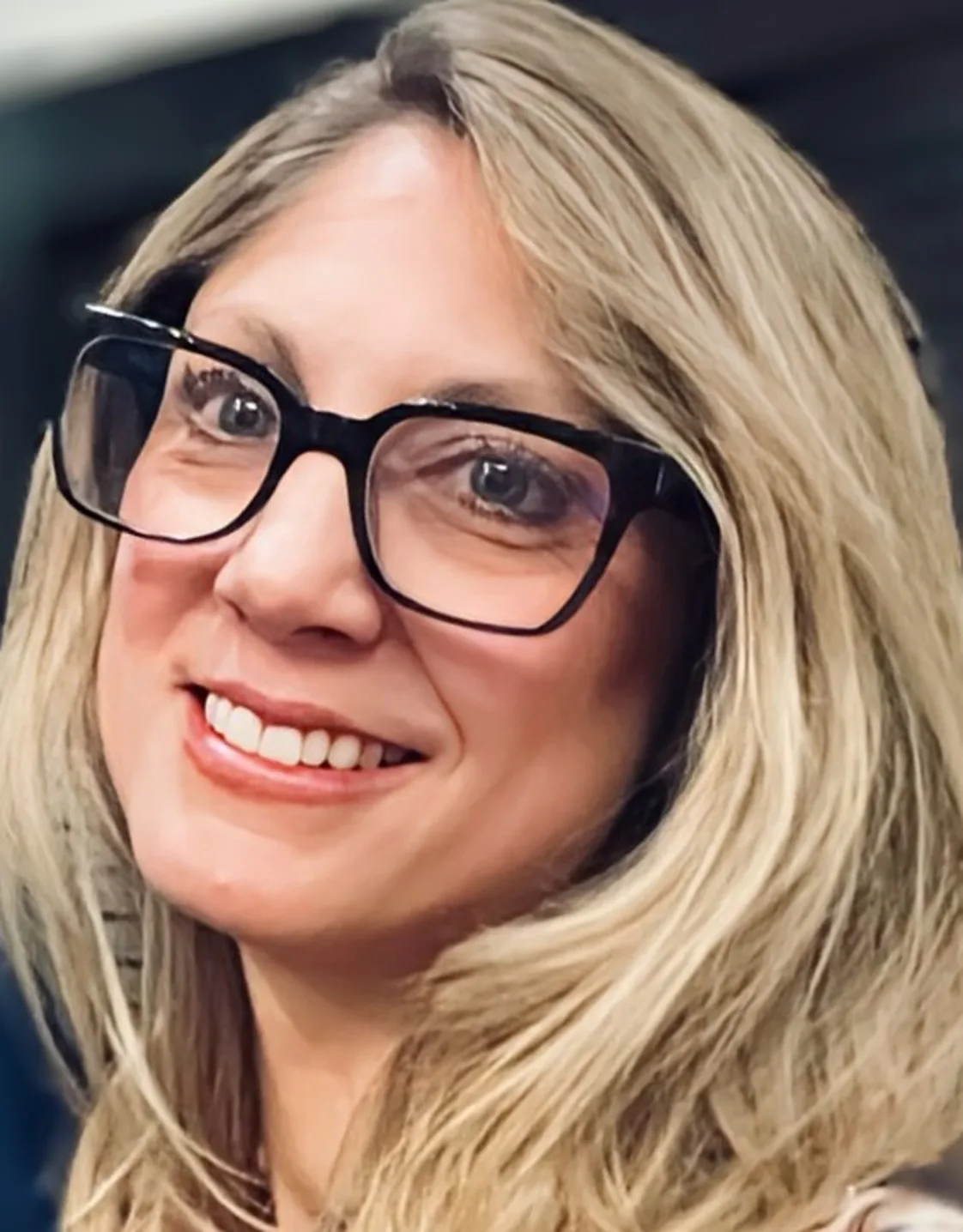 Dr. Danielle Schoen Dr. Danielle Schoen