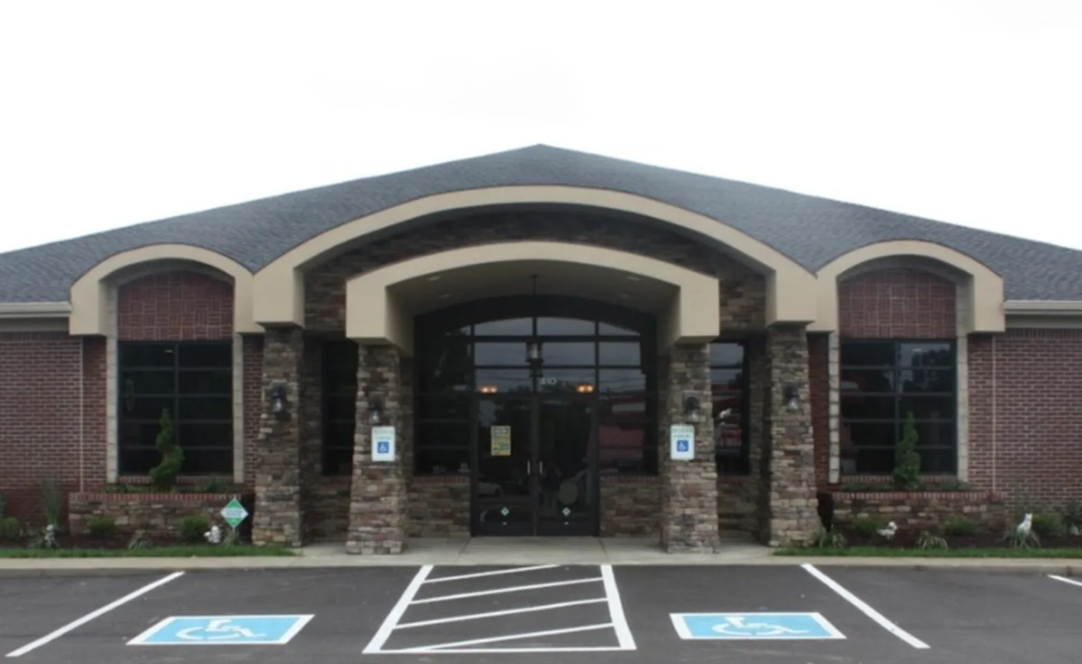 Exterior of Animal House Veterinary Clinic in Clarksville, Tennessee Exterior of Animal House Veterinary Clinic in Clarksville, Tennessee