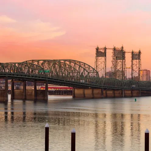 A photo of a bridge crossing the Columbia River near Portland, Oregon. A photo of a bridge crossing the Columbia River near Portland, Oregon.