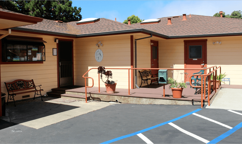 Linda Mar Veterinary Hospital Hospital Entrance