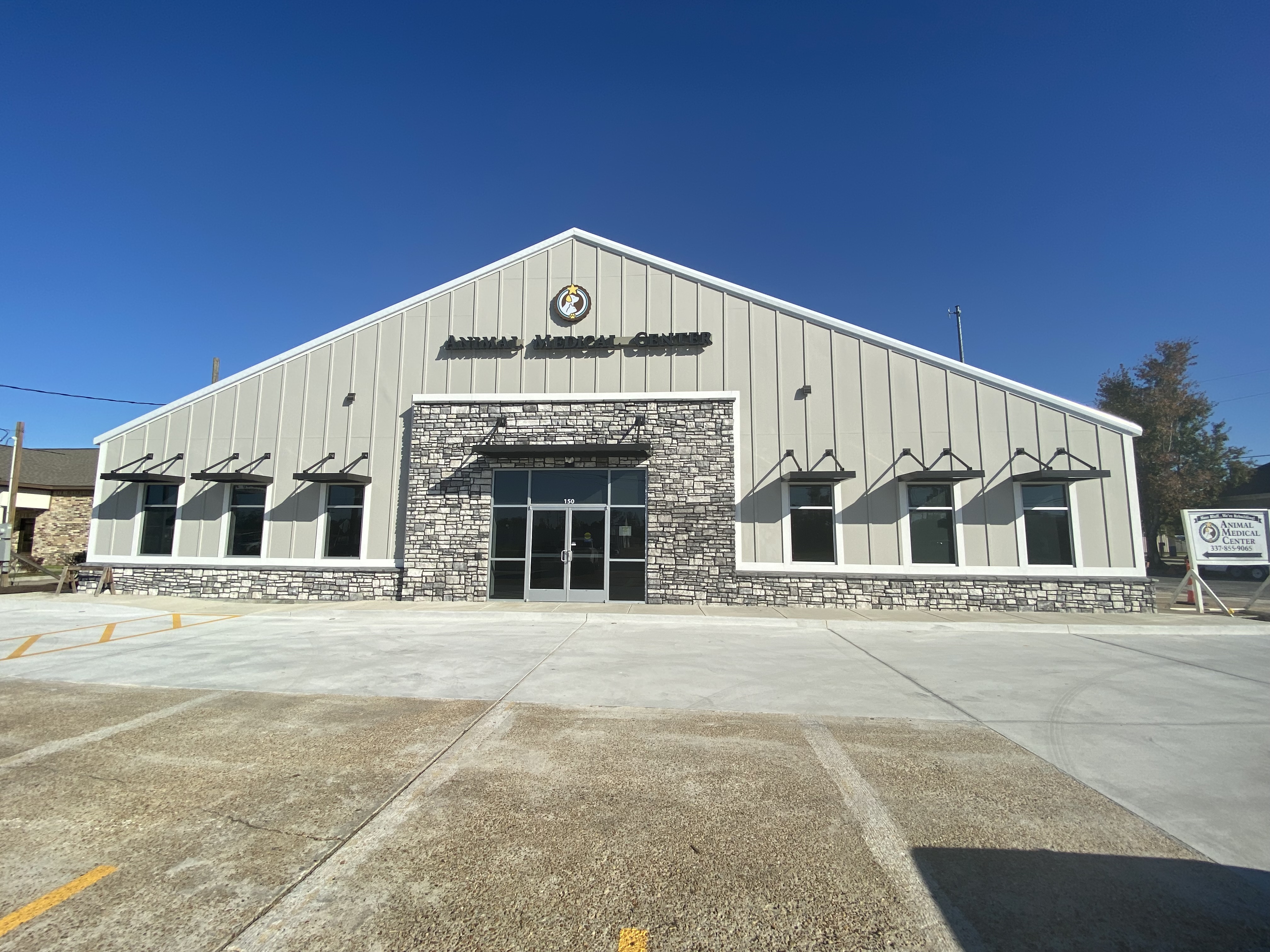  Animal Medical Center of Moss Bluff Front Building Angle 1