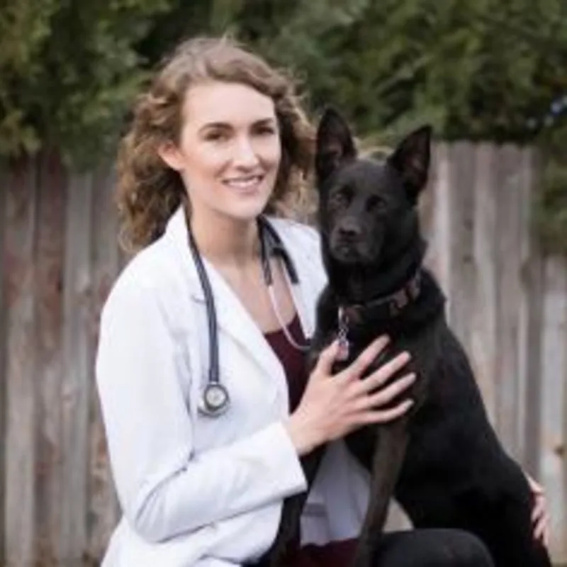 Dr. Annika Benedetto Dr. Annika Benedetto