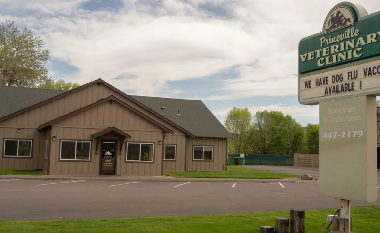 Prineville clinic exterior and signage Prineville clinic exterior and signage