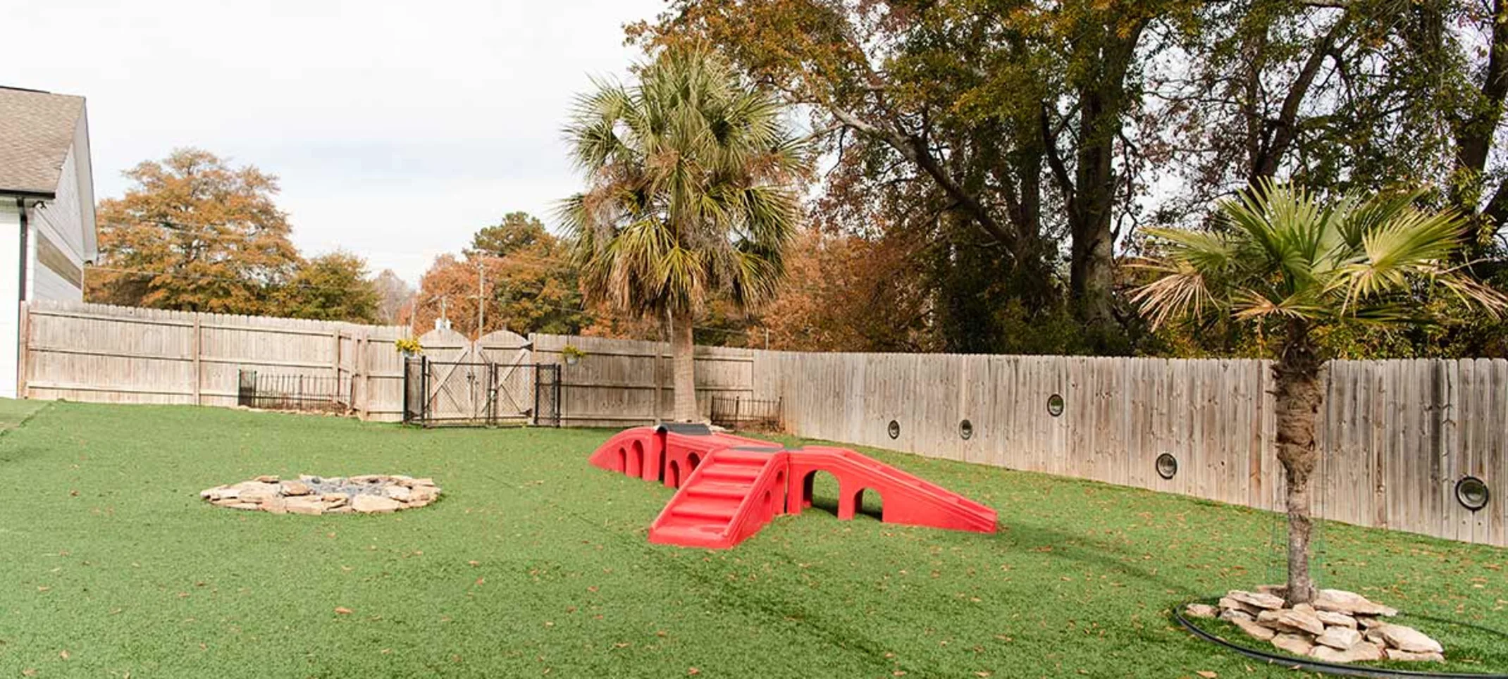 AMC Tuscaloosa Club Mutts Doggy Daycare Outdoor space
