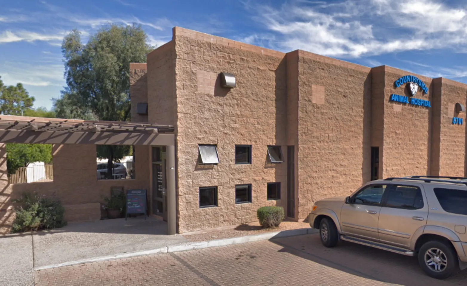 Exterior photo of the front office building of Countryside Animal Hospital of Tempe Exterior photo of the front office building of Countryside Animal Hospital of Tempe
