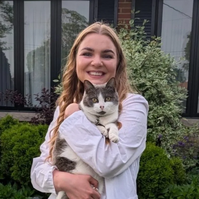 Dr. Melanie Nawrot Dr. Melanie Nawrot