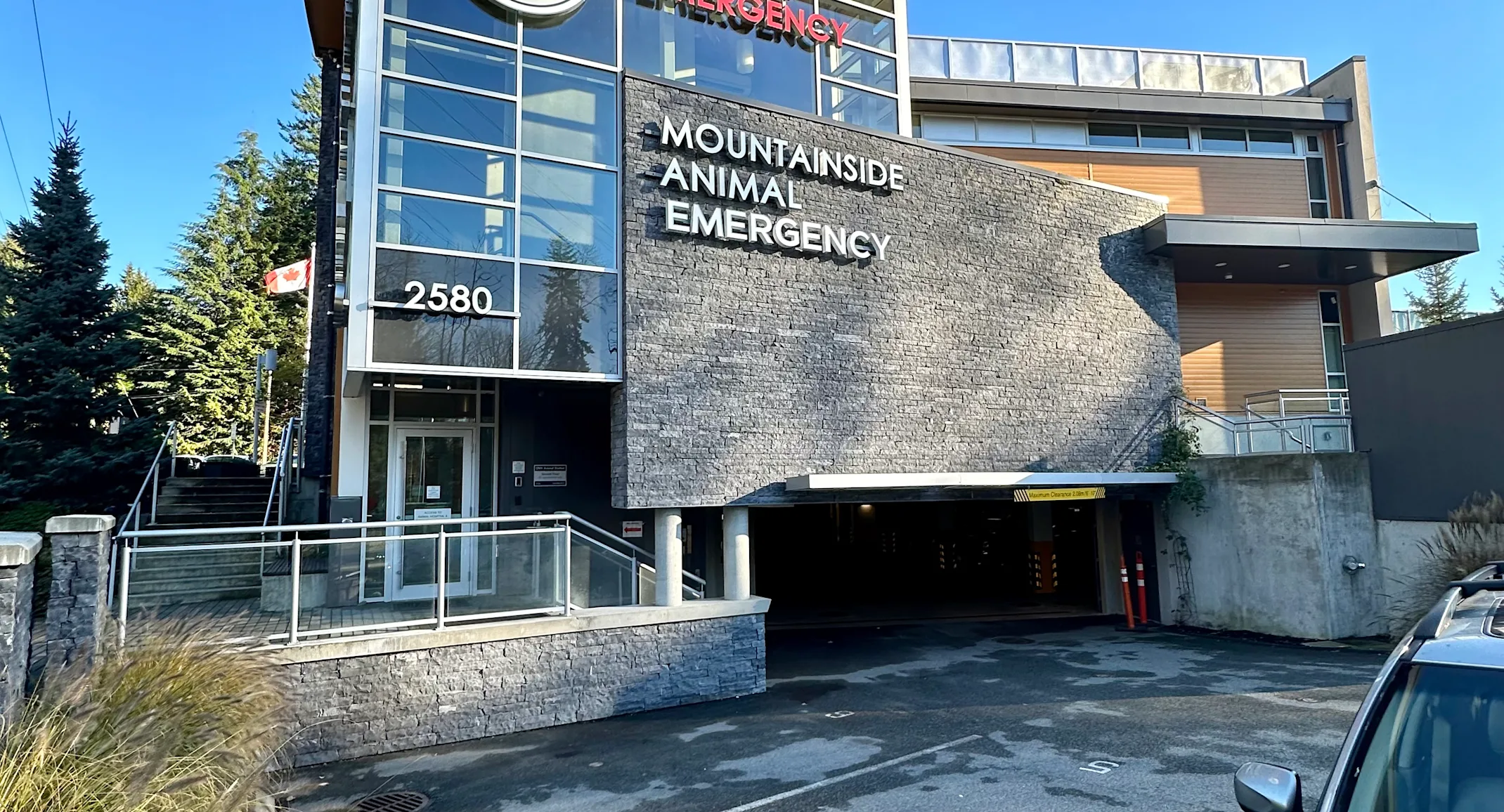 Mountainside Animal Hospital Exterior Mountainside Animal Hospital Exterior