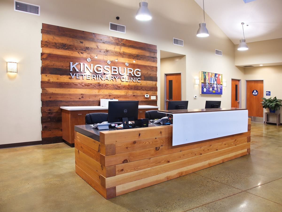 Front Desk of Kingsburg Veterinary Clinic