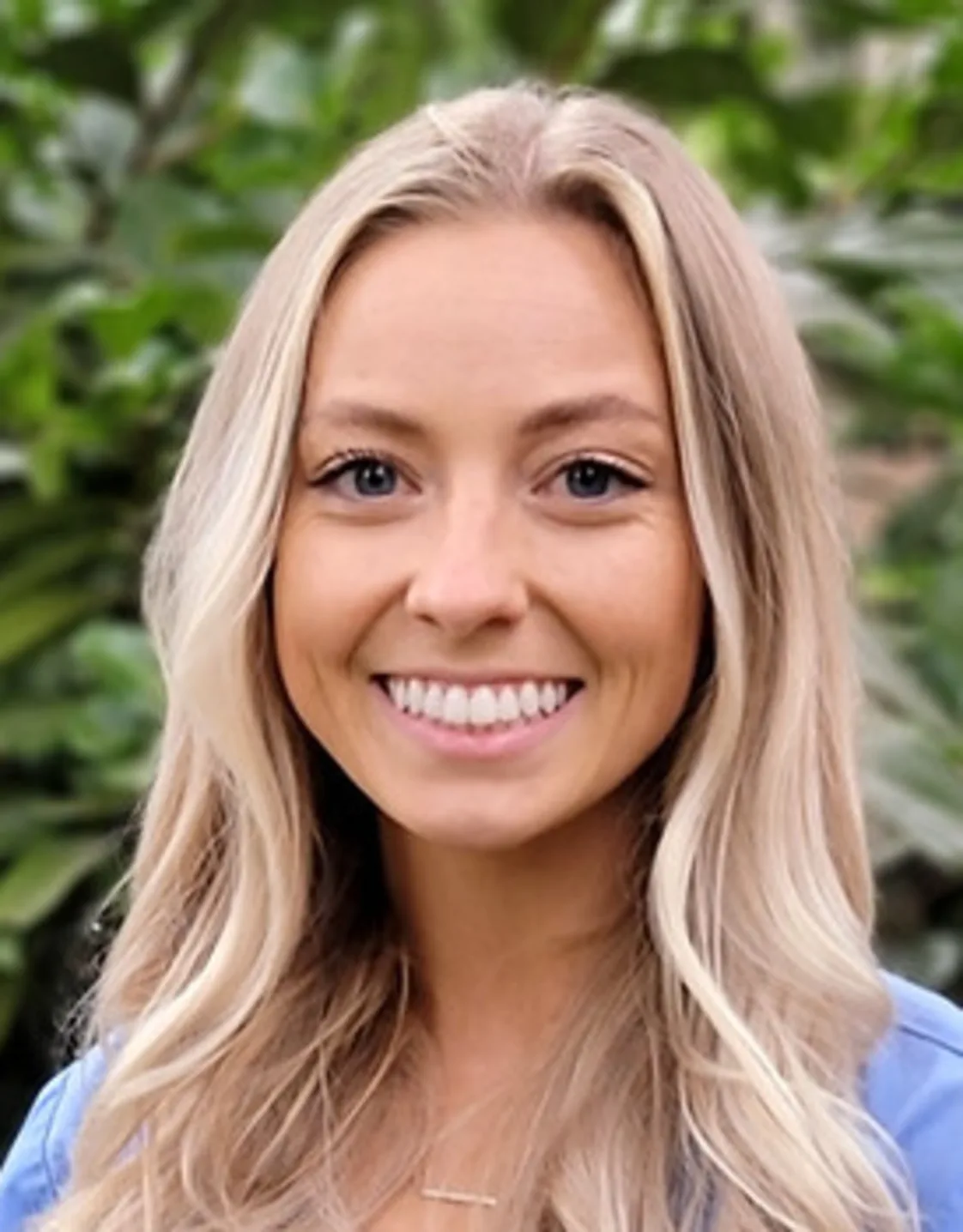 Elle, Receptionist and Marketing Assistant Elle, Receptionist and Marketing Assistant