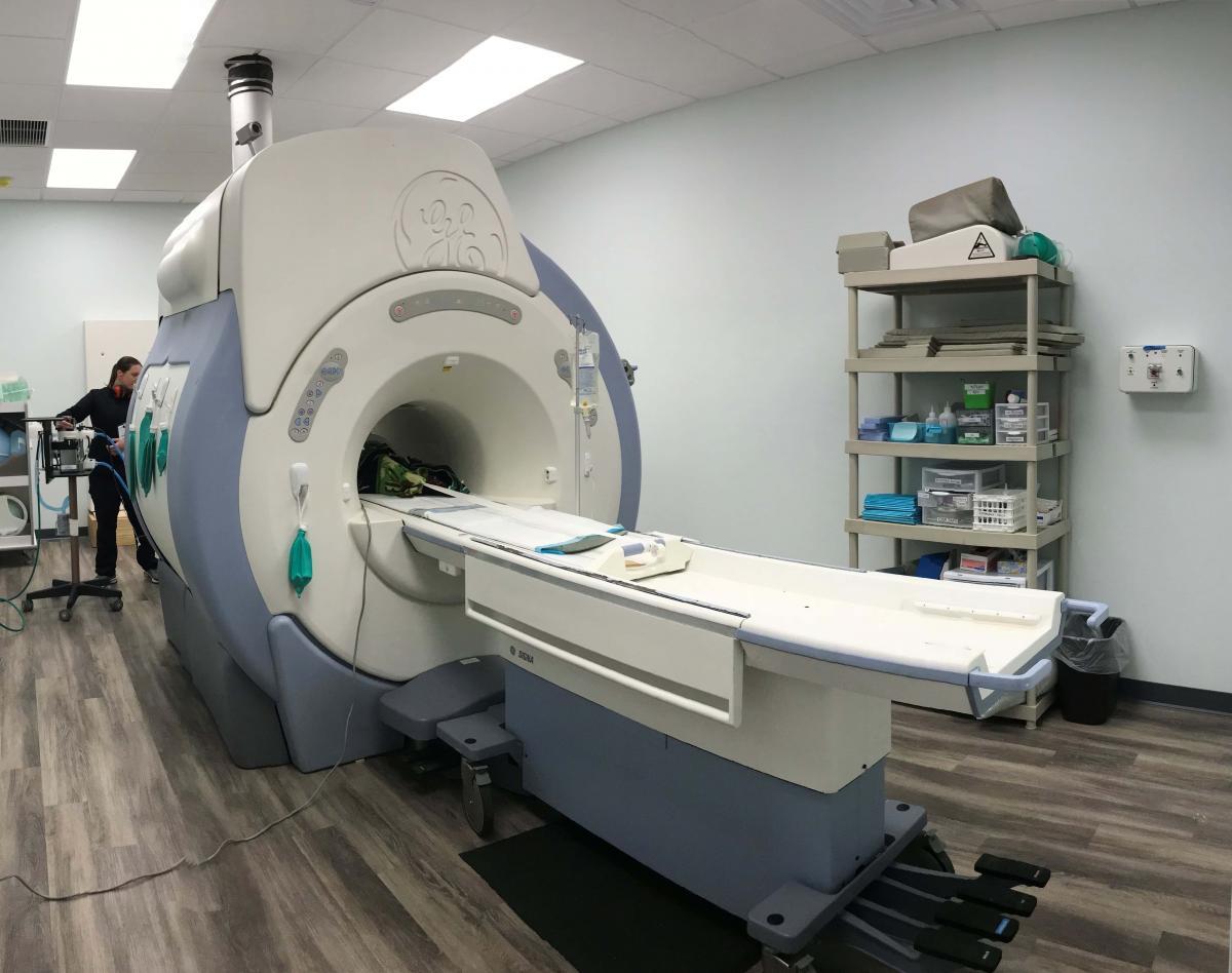 A diagnostic imaging machine at Specialists in Companion Animal Neurology Clearwater