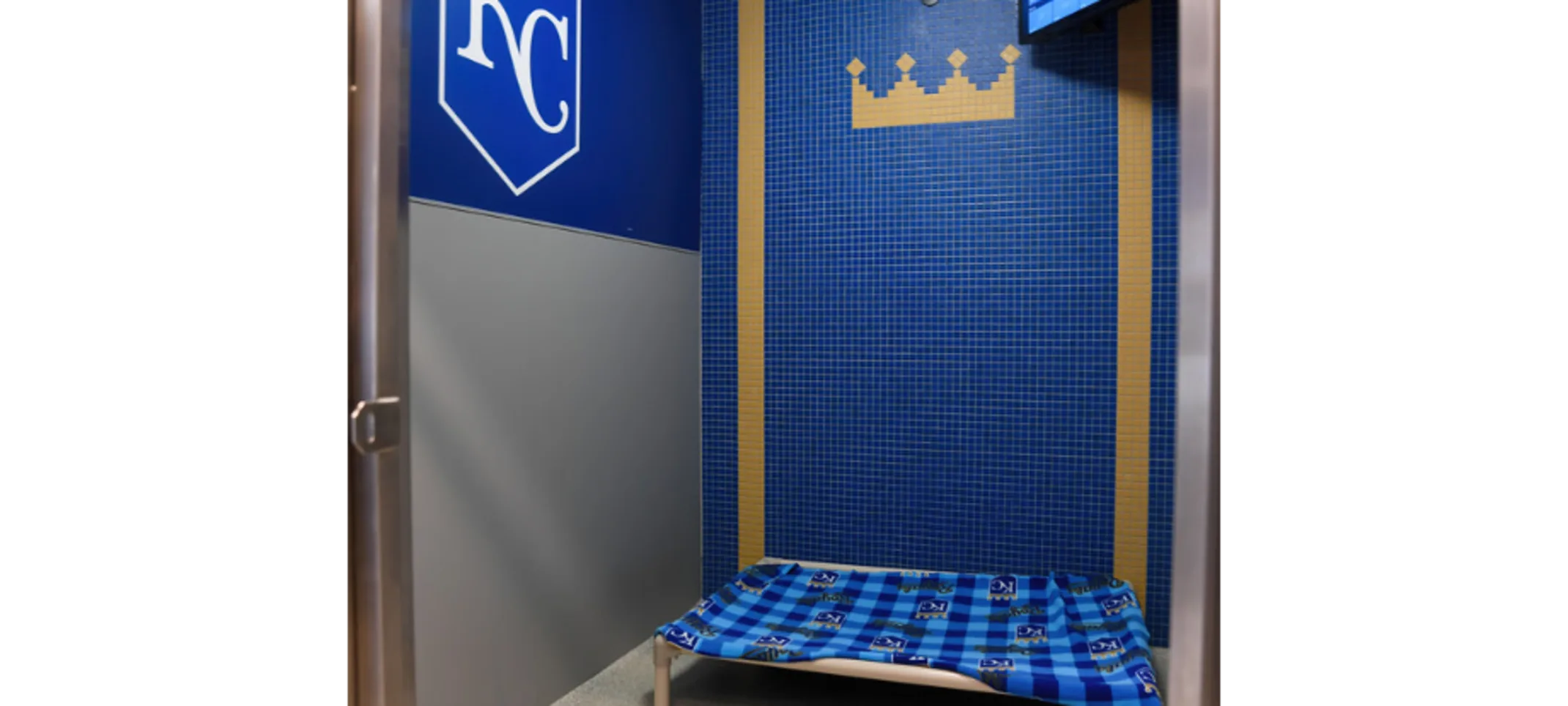 Royals Suite Royals Suite