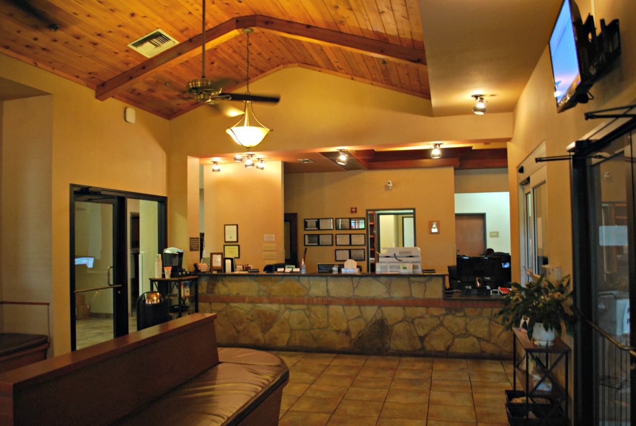 Emergency Animal Hospital of Collin County reception area