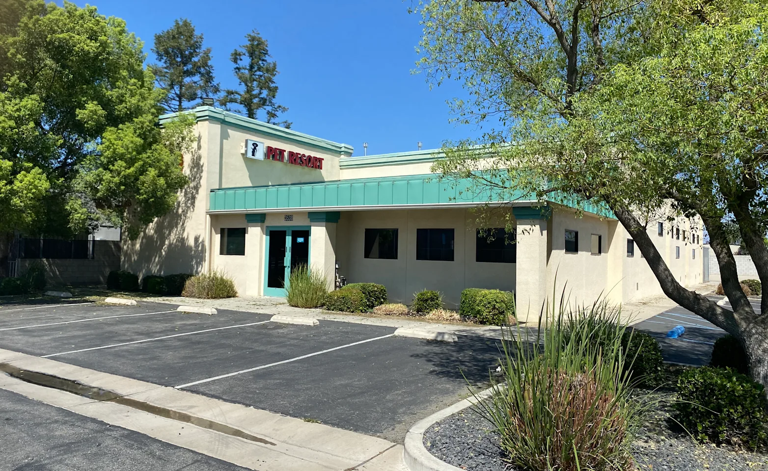 Building Exterior Building exterior of Coffee Road Animal Hospital