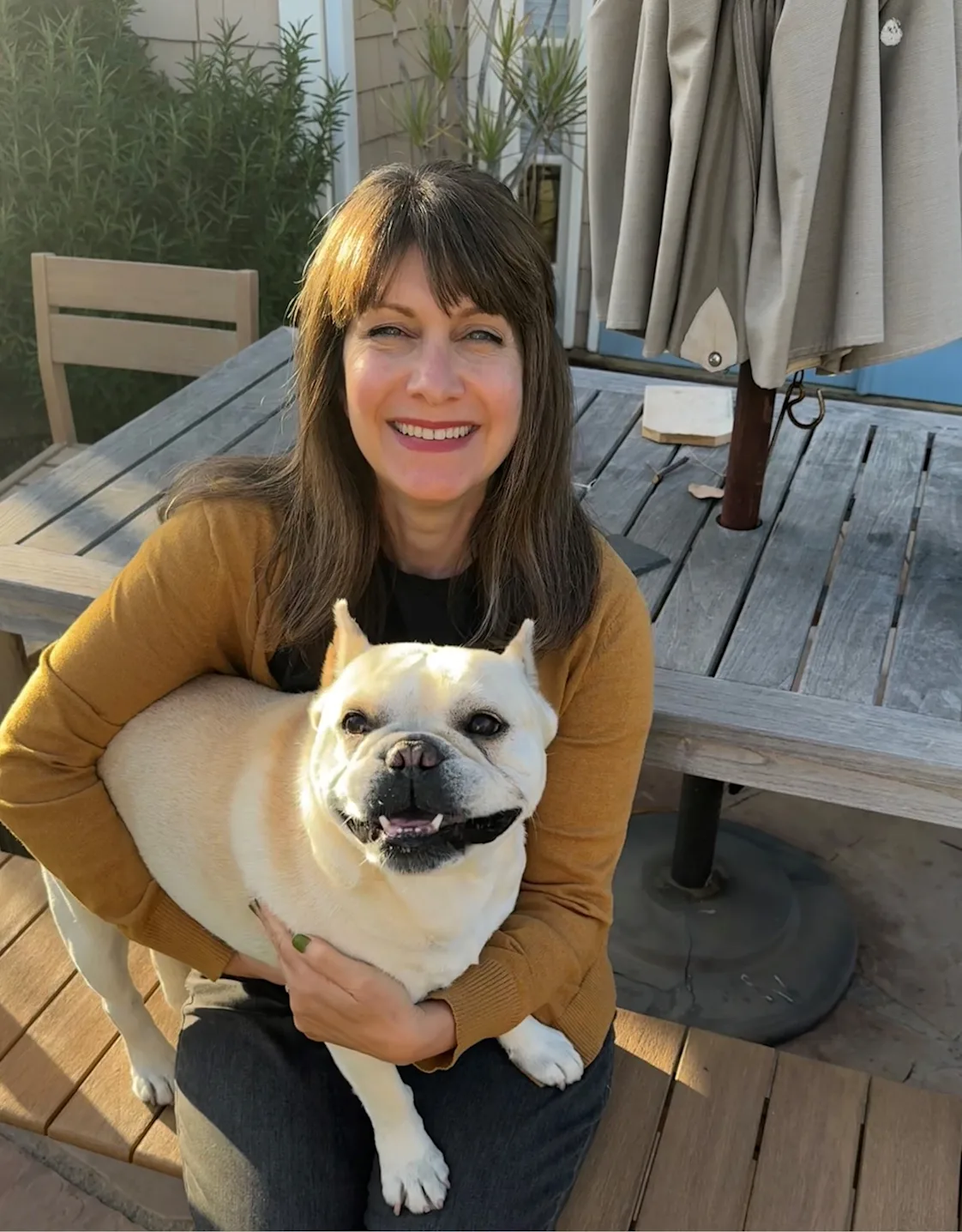 Dr. Mara Weiss Dr. Mara Weiss