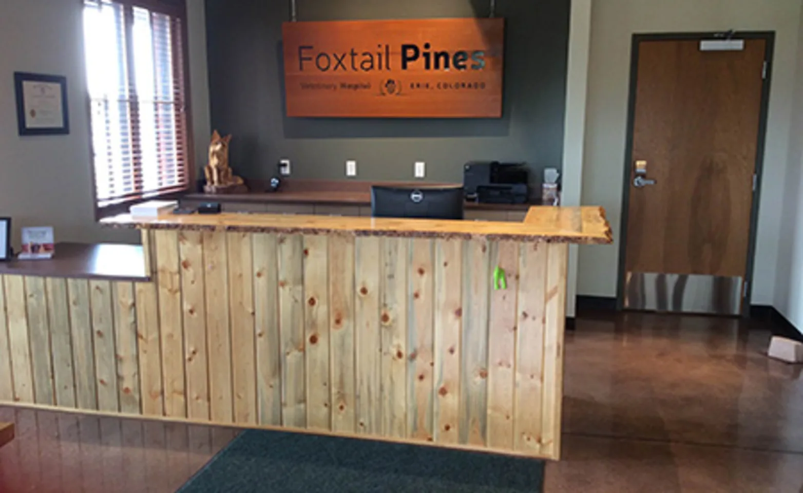 Foxtail Pines Veterinary Hospital Reception desk Foxtail Pines Veterinary Hospital Reception desk