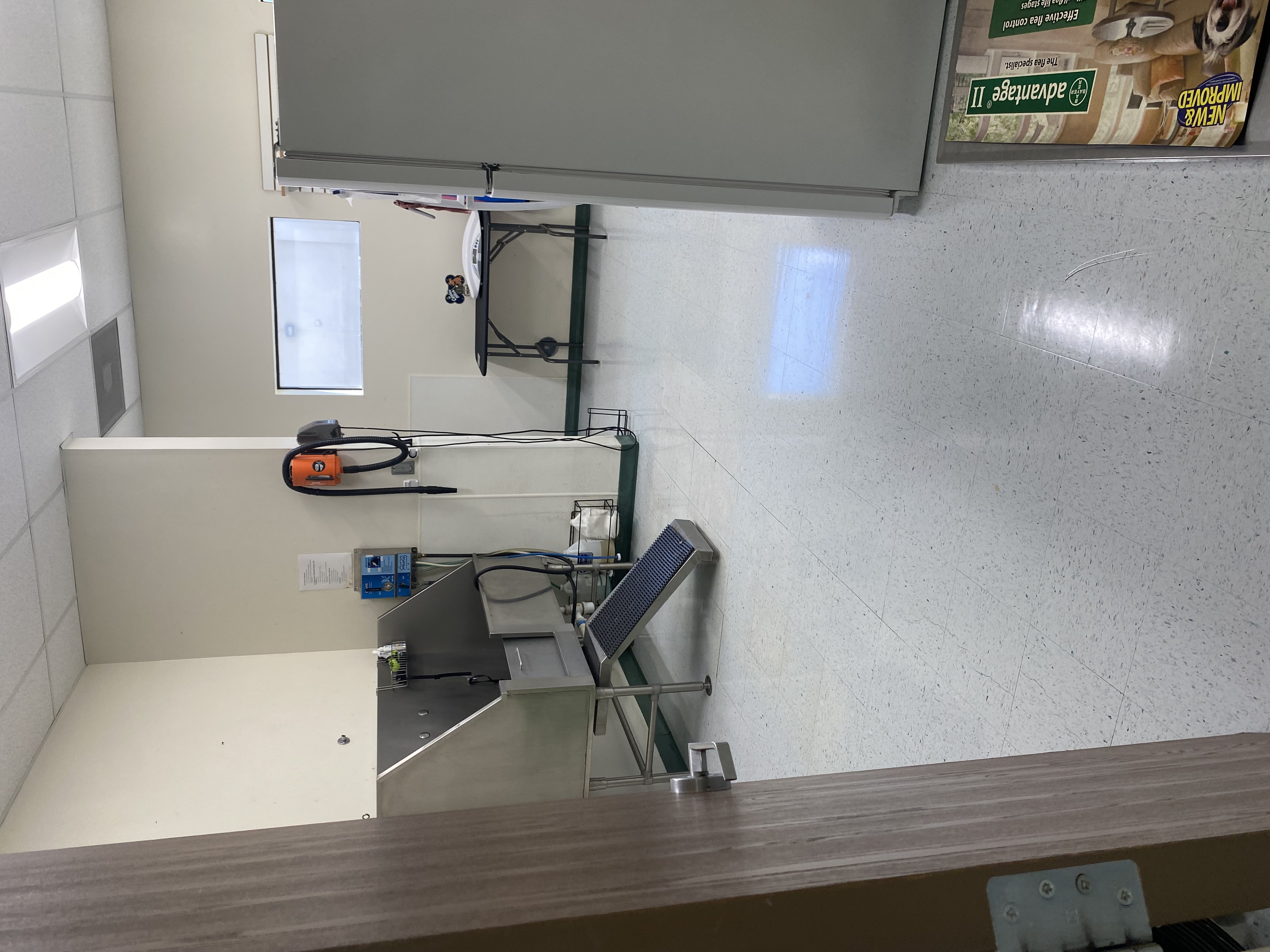 Washing station at Coffee Road Animal Hospital