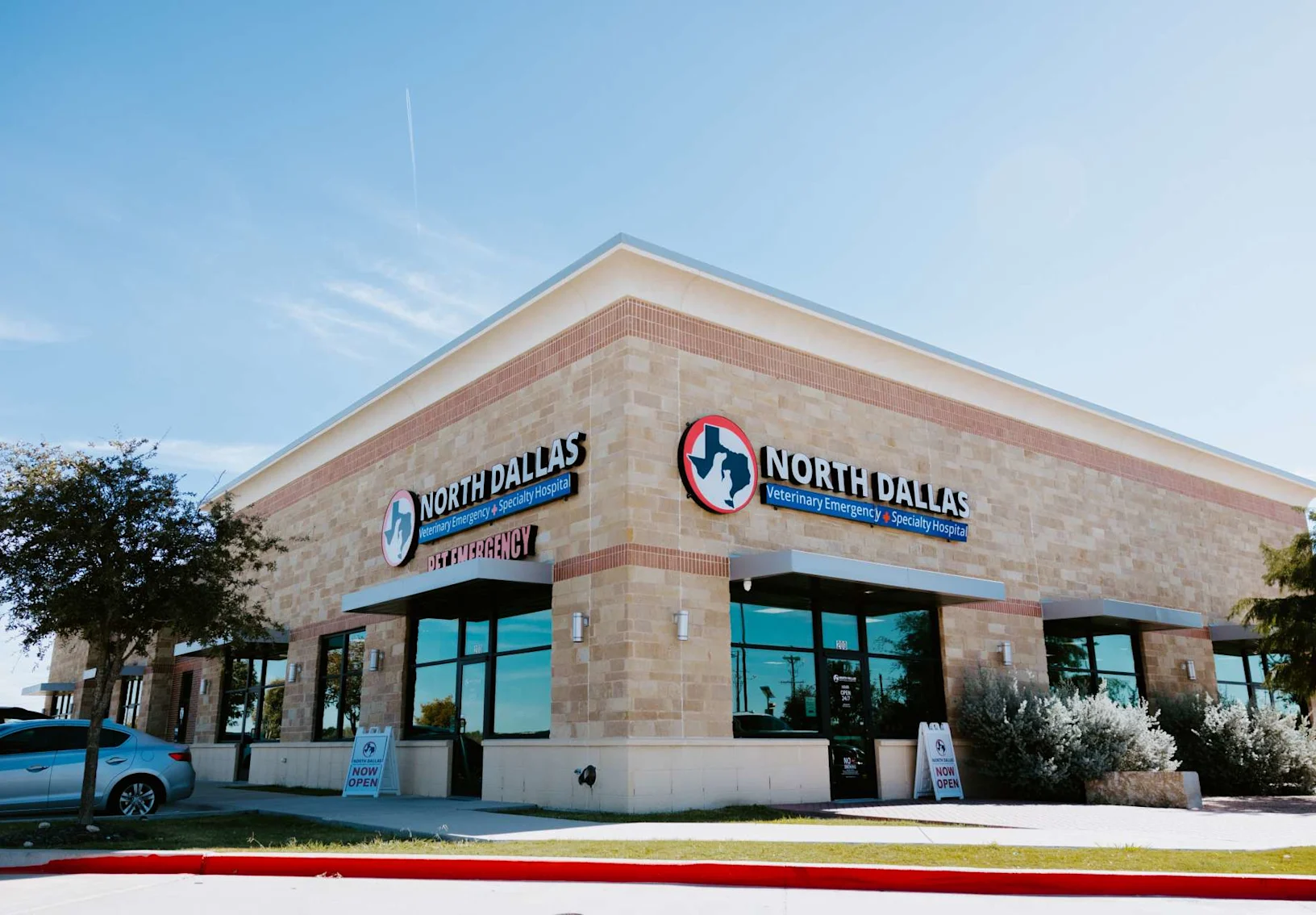 Exterior view of North Dallas Veterinary Emergency & Specialty's building Exterior view of North Dallas Veterinary Emergency & Specialty's building