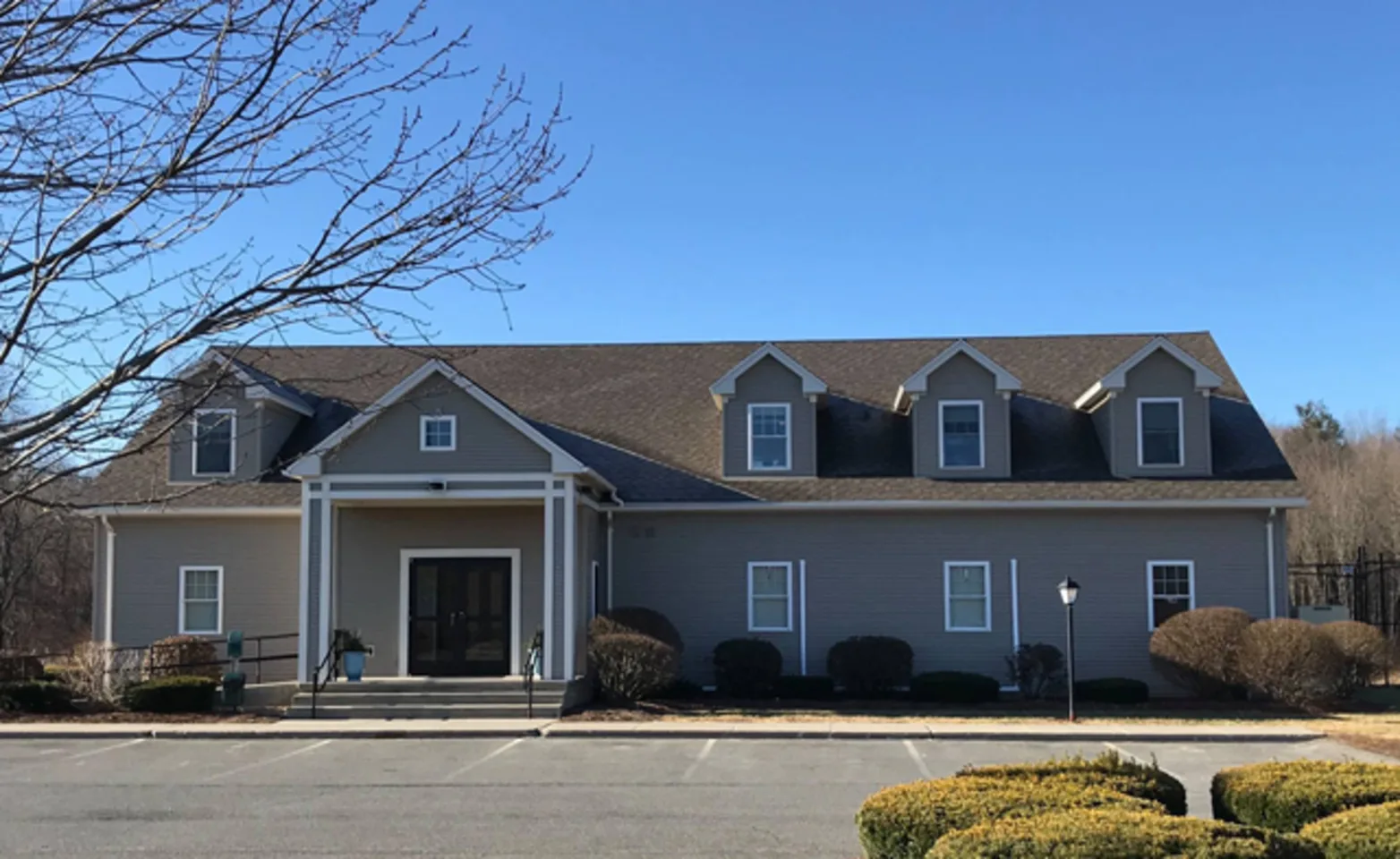 Emergency veterinary care in South Deerfield, MA at Veterinary Emergency & Specialty Hospital Emergency veterinary care in South Deerfield, MA at Veterinary Emergency & Specialty Hospital