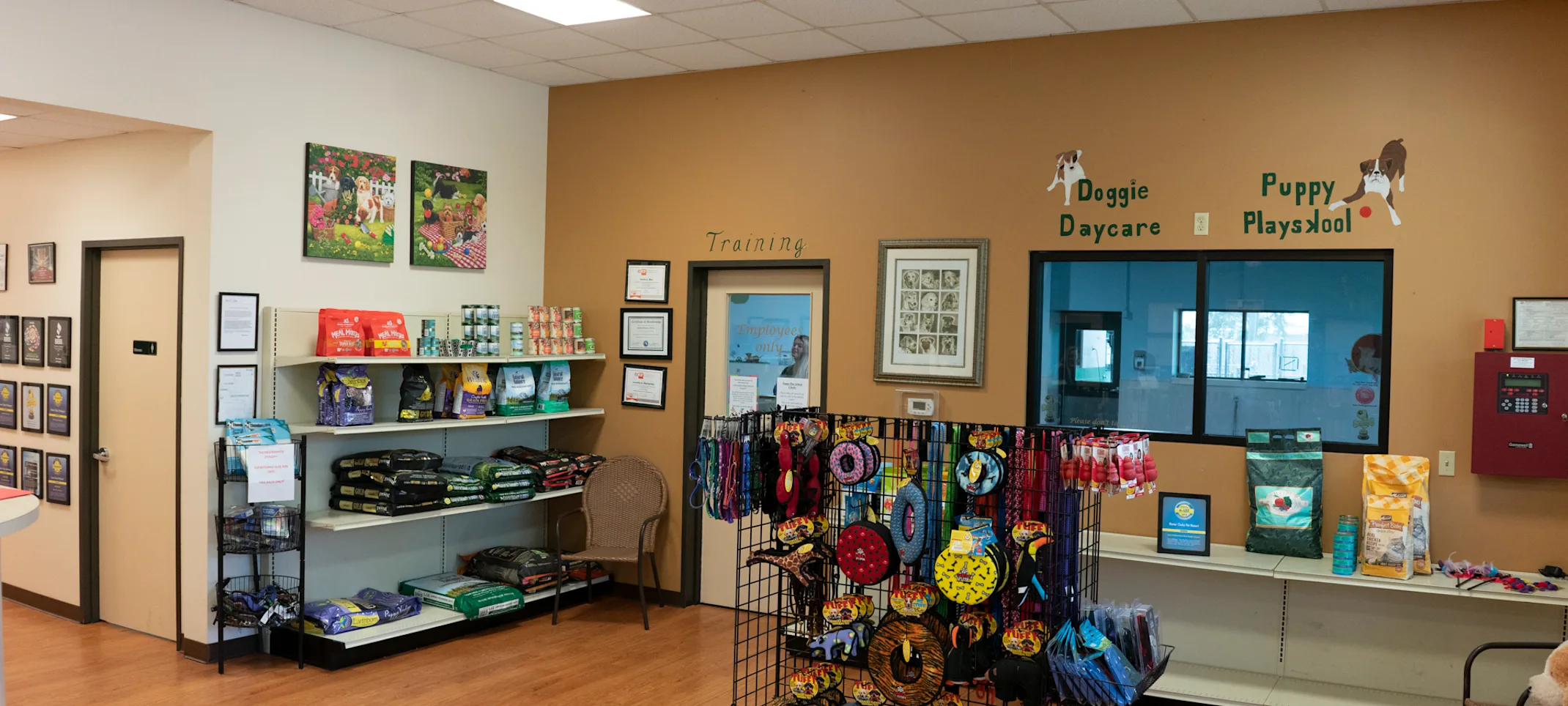 Retail Area at Rover Oaks Pet Resort Retail Area at Rover Oaks Pet Resort