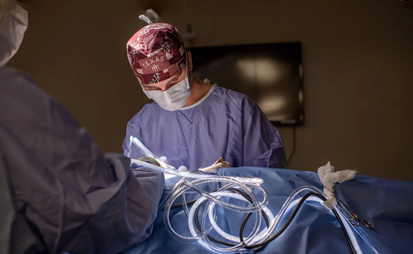 Dr. Worth Performing Minimally Invasive Surgery Dr. Worth Performing Minimally Invasive Surgery