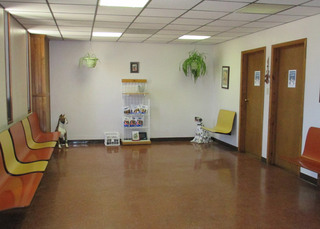 Carlsbad Animal Clinic Waiting Room