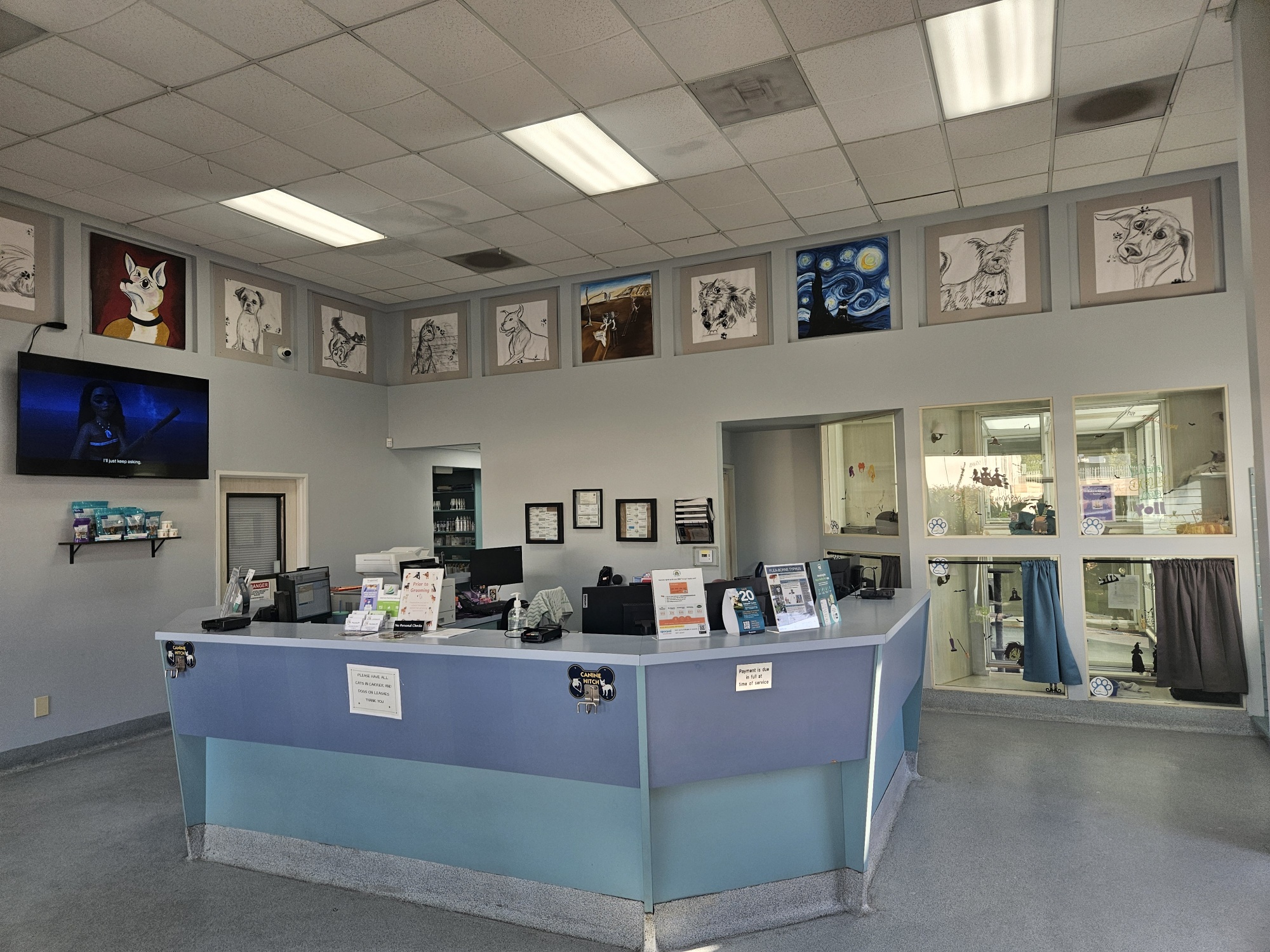 Plaza Del Amo Hospital Front Counter