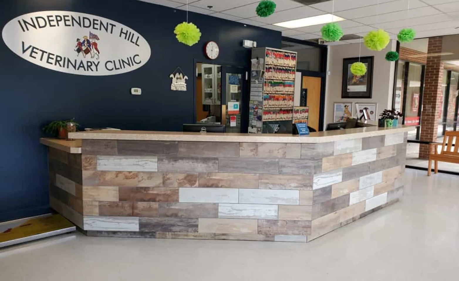 Independent Hill Veterinary Clinic service desk Independent Hill Veterinary Clinic service desk