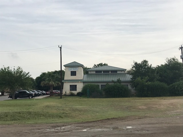 O'Connor Road Animal Hospital Hospital exterior and grassy field