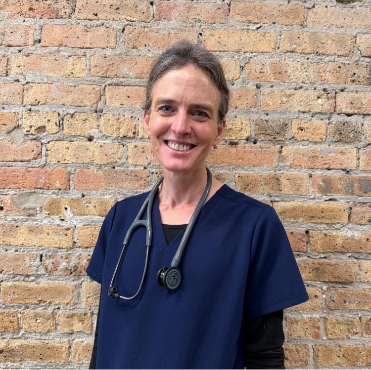 Dr. Ariana Grosse