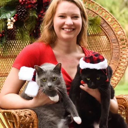 Dr. Kelsey Gump with two cats from from Sanlando Springs Animal Hospital