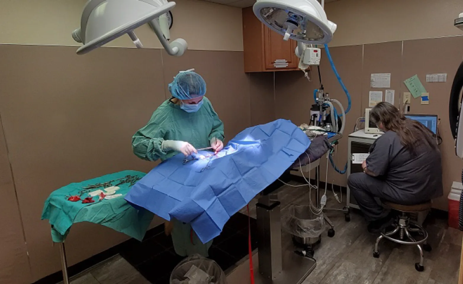 Surgery table image of facilities