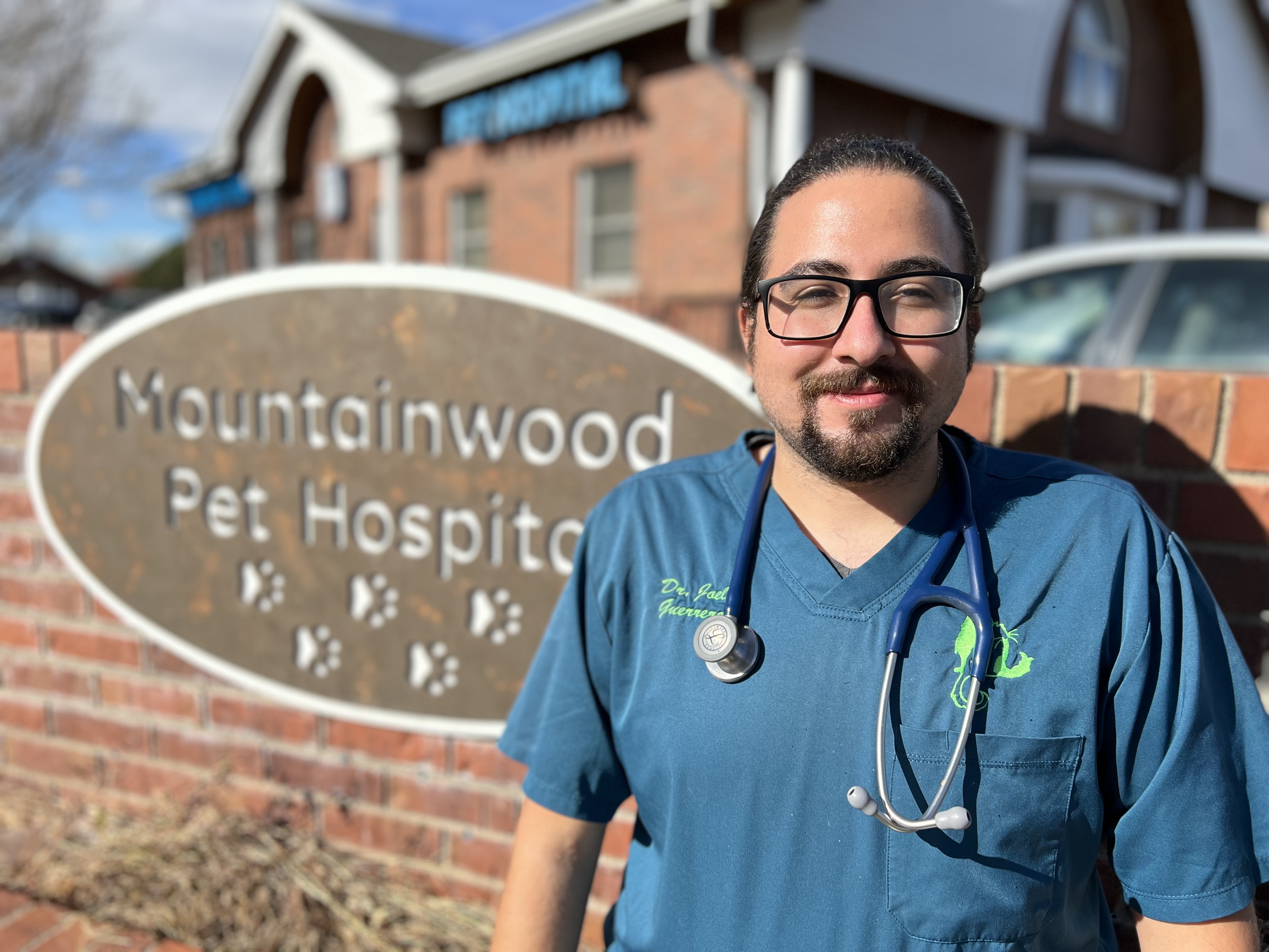 Dr. Joel Guerrero, vet at Mountainwood Pet Hospital
