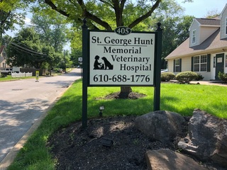 St. George Hunt Memorial Veterinary Hospital Sign
