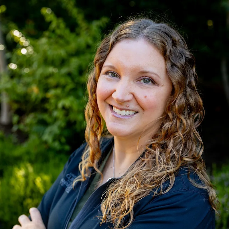Lisa Lundy at Angeles Clinic for Animals, with black cat Lisa Lundy at Angeles Clinic for Animals, with black cat