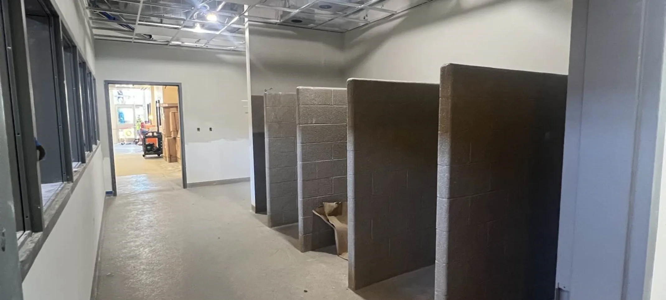 Interior Construction of Dog Runs Interior Construction of Dog Runs