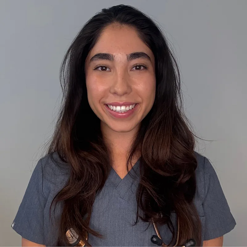 Dr. Elyssa Sterneck, DVM, MRCVS Dr. Elyssa Sterneck, DVM, MRCVS