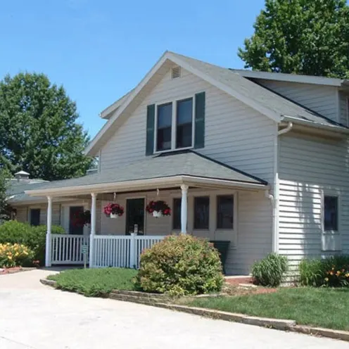 Exterior view of Oak Pointe Veterinary Care.