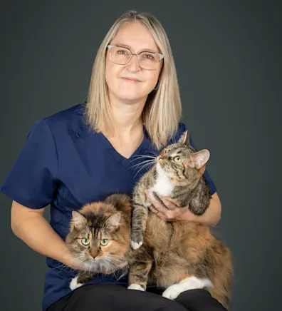 Jo-Anne Blair, veterinary technician at Island City Animal Hospital Jo-Anne Blair, veterinary technician at Island City Animal Hospital