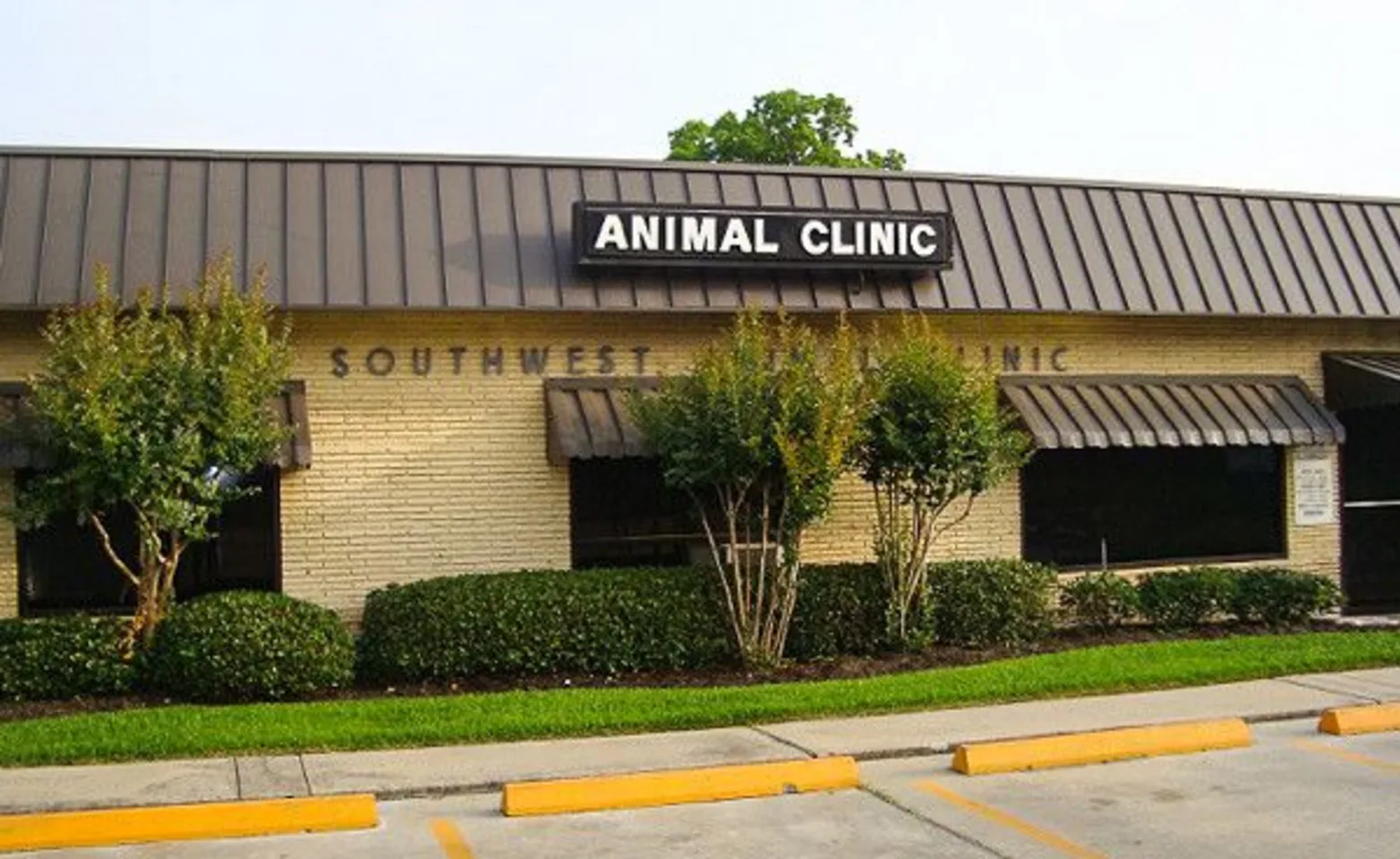 Exterior view of a veterinary clinic