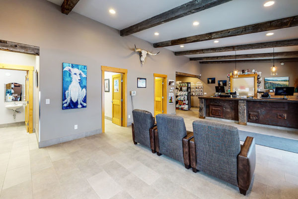 Entrances to rooms from lobby