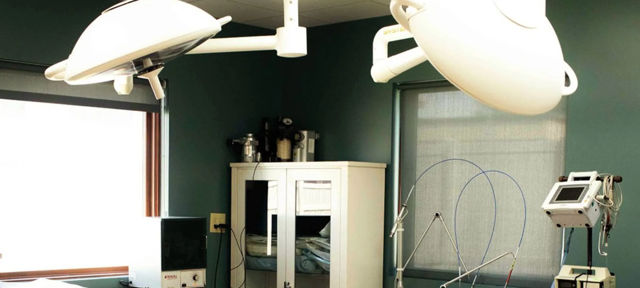 Surgery room at Nebraska Animal Medical Center. Surgery room at Nebraska Animal Medical Center.